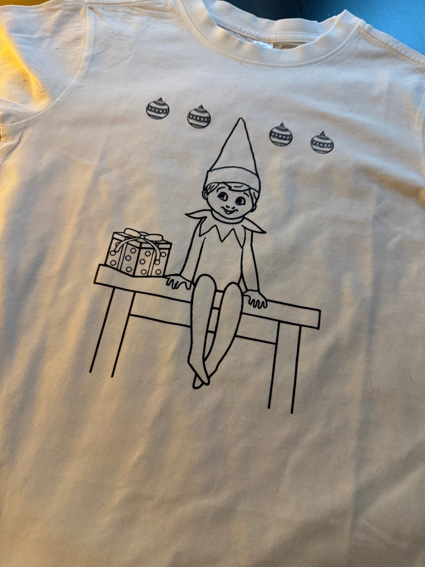 Youth size coloring tshirt Elf