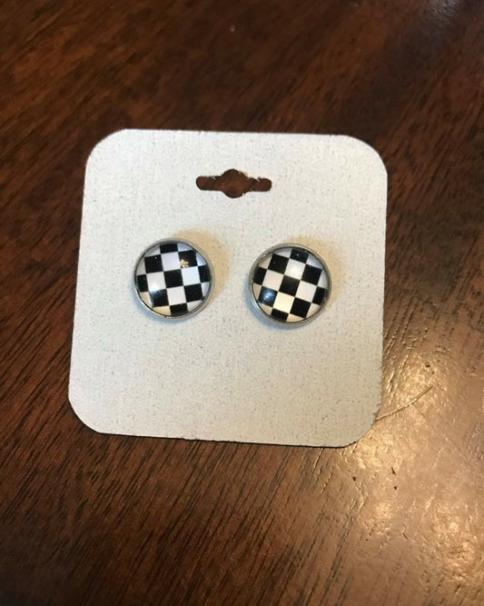 Checkered stud earrings