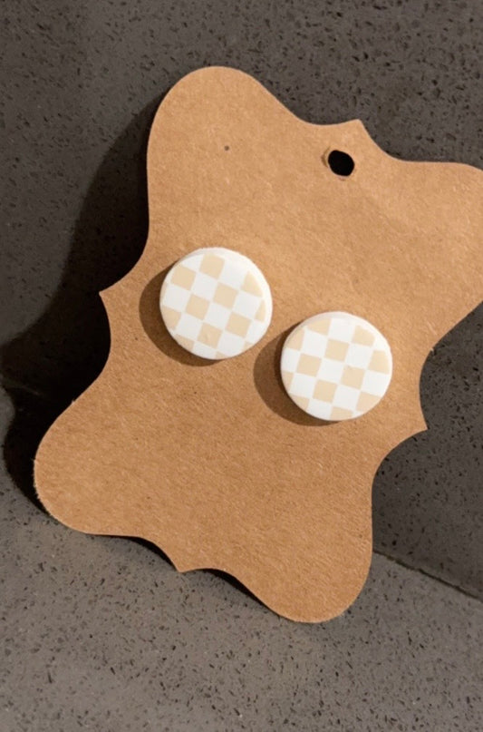Tan/white checkered earring
