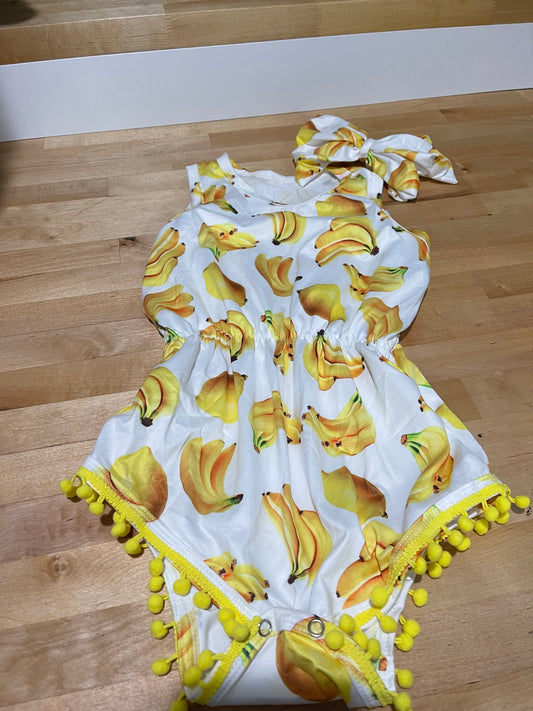 Bananas baby outfit